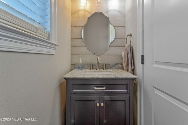 3813 Acadian Village Drive, Ocean Springs, MS 39564