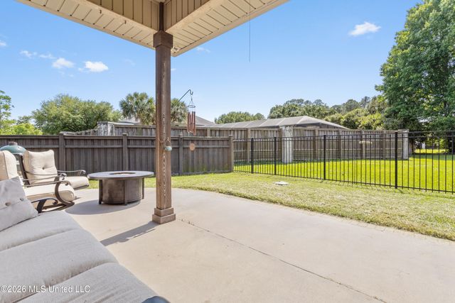 3813 Acadian Village Drive, Ocean Springs, MS 39564