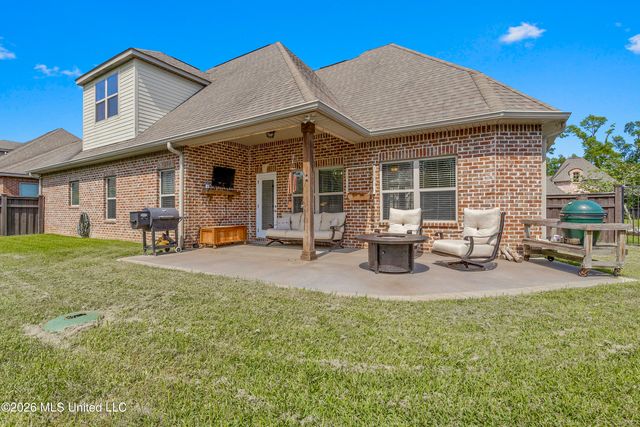 3813 Acadian Village Drive, Ocean Springs, MS 39564