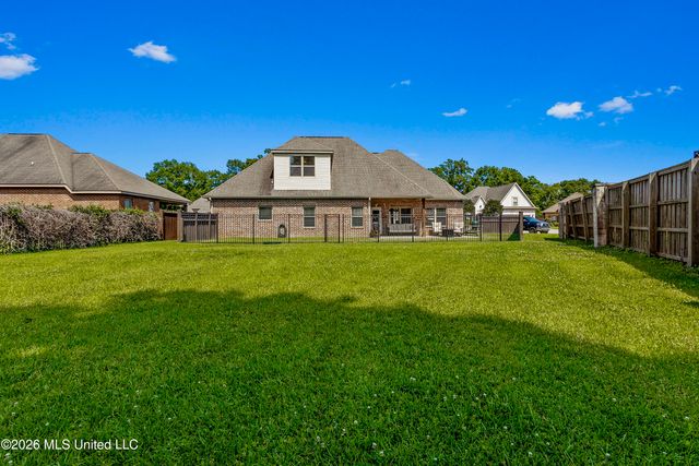 3813 Acadian Village Drive, Ocean Springs, MS 39564