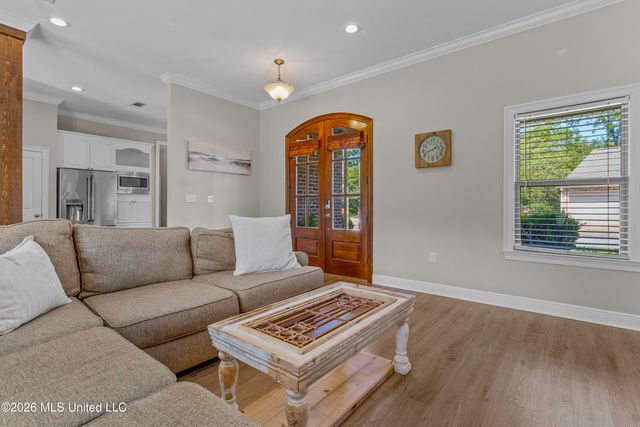 3813 Acadian Village Drive, Ocean Springs, MS 39564