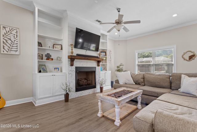 3813 Acadian Village Drive, Ocean Springs, MS 39564