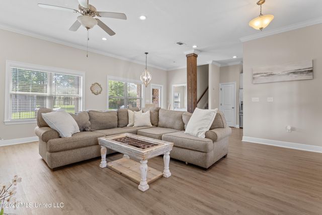 3813 Acadian Village Drive, Ocean Springs, MS 39564