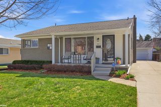 801 W Baker Avenue, Clawson, MI 48017