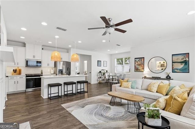 130 Addison Way, Woodstock, GA 30189