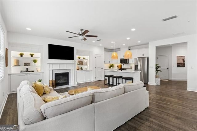 130 Addison Way, Woodstock, GA 30189