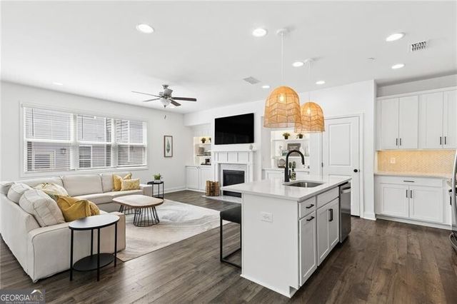 130 Addison Way, Woodstock, GA 30189