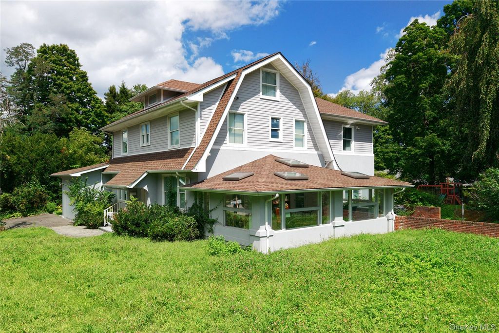 51 Bayview Avenue, Great Neck, NY 11021 — photo 2