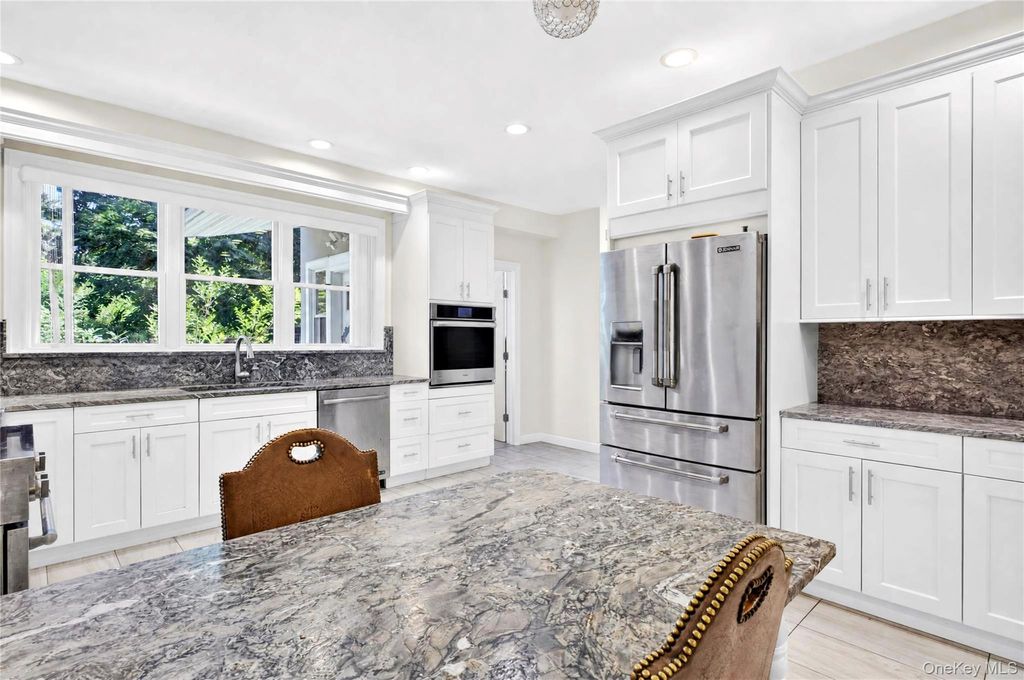 51 Bayview Avenue, Great Neck, NY 11021 — photo 5
