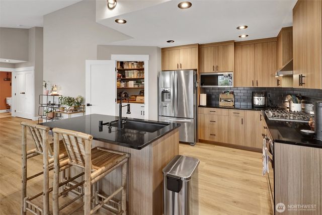 5958 Monument Drive, Ferndale, WA 98248