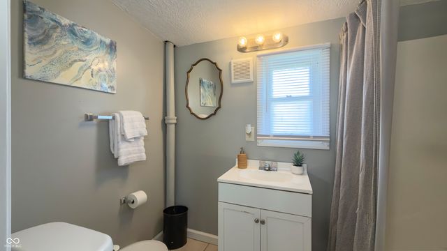 10 W Harrison Street, Hagerstown, IN 47346