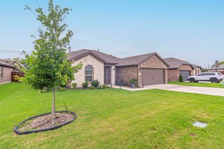1338 Winding Hollow Drive, Grand Prairie, TX 75052
