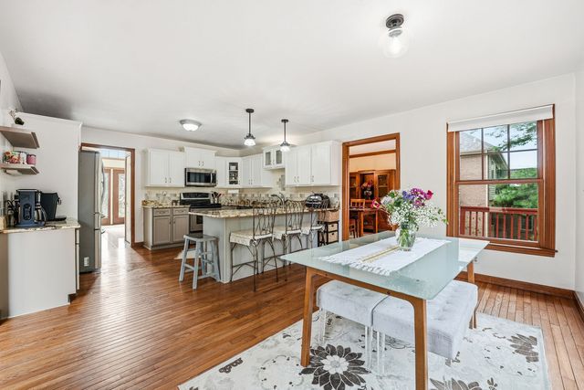 7045 Bennington Woods Dr, Mccandless, PA 15237