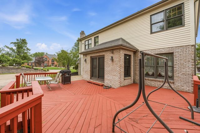 7045 Bennington Woods Dr, Mccandless, PA 15237