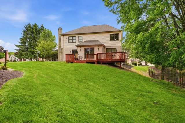 7045 Bennington Woods Dr, Mccandless, PA 15237