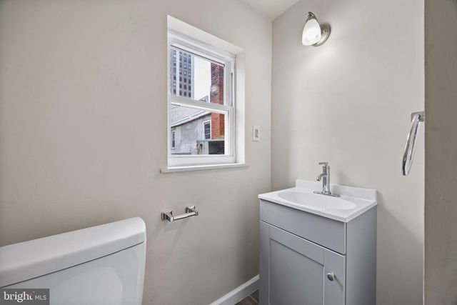 42 S 19TH ST, Philadelphia, PA 19103