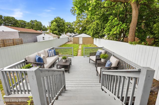 1421 Berry Blvd, Louisville, KY 40215