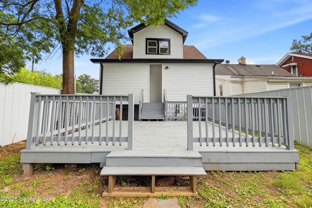 1421 Berry Blvd, Louisville, KY 40215