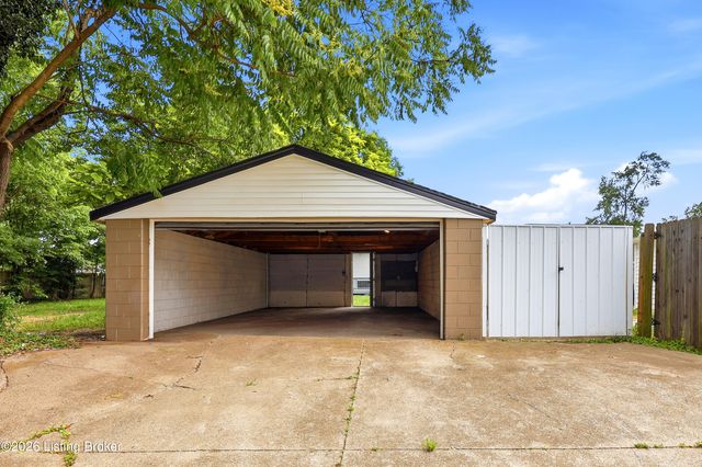 1421 Berry Blvd, Louisville, KY 40215