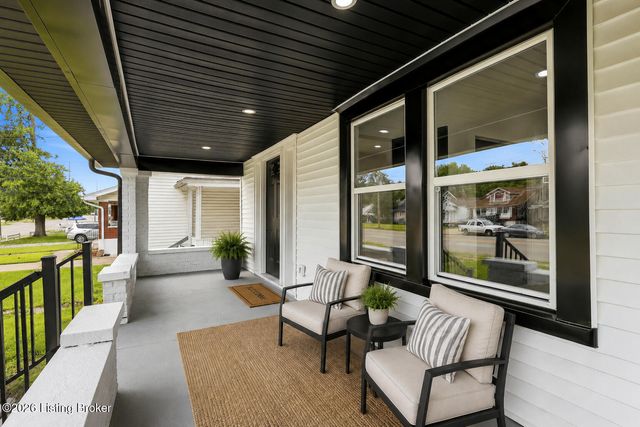 1421 Berry Blvd, Louisville, KY 40215