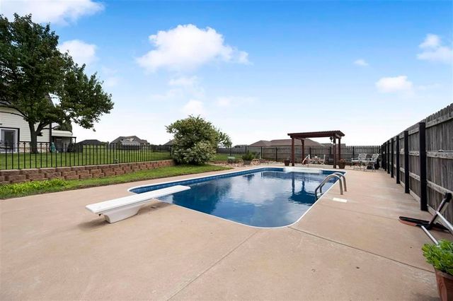 6935 NE Watts Road, Elgin, OK 73583