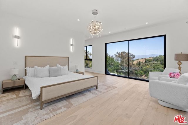 3935 Hopevale Drive, Sherman Oaks, CA 91403