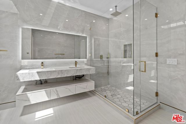 3935 Hopevale Drive, Sherman Oaks, CA 91403