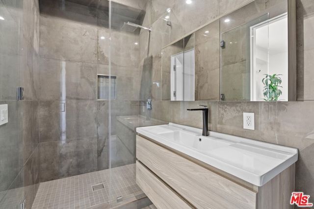 3935 Hopevale Drive, Sherman Oaks, CA 91403