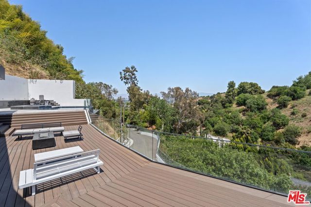 3935 Hopevale Drive, Sherman Oaks, CA 91403