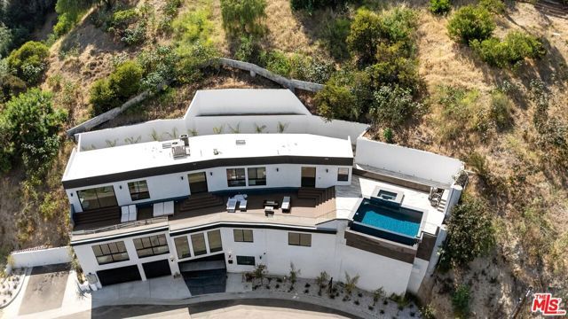 3935 Hopevale Drive, Sherman Oaks, CA 91403