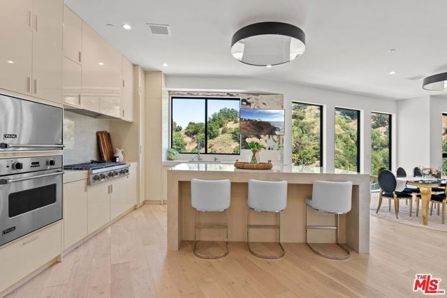 3935 Hopevale Drive, Sherman Oaks, CA 91403