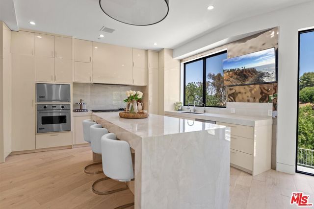 3935 Hopevale Drive, Sherman Oaks, CA 91403