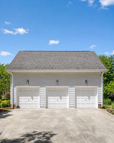 38 E Circle Drive, Rossville, GA 30741