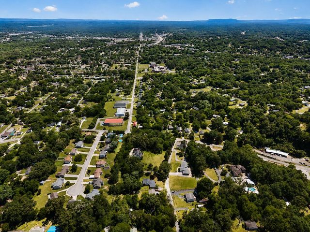 38 E Circle Drive, Rossville, GA 30741