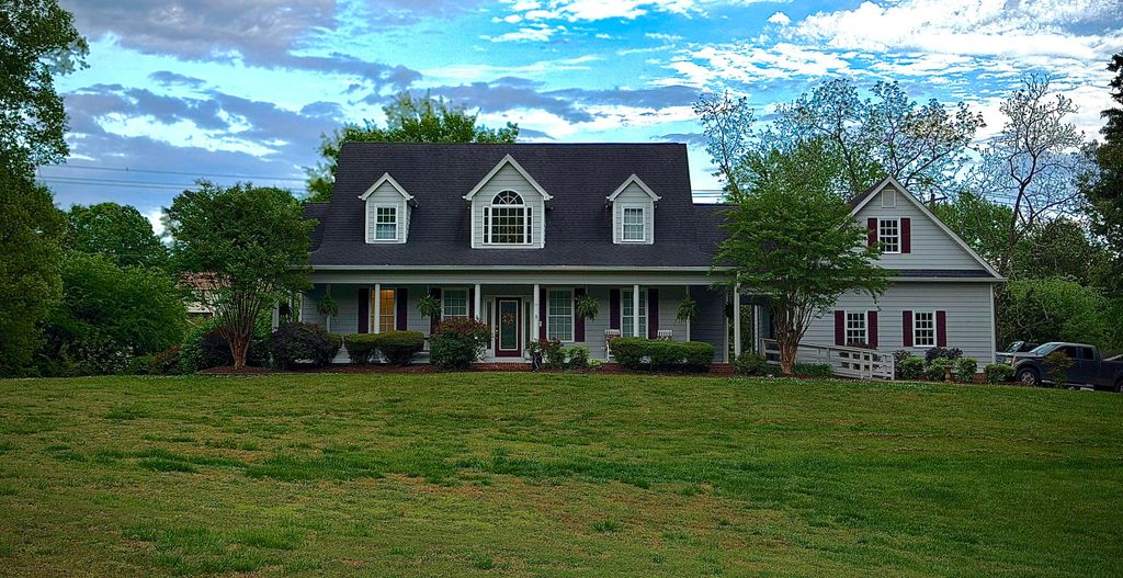 38 E Circle Drive, Rossville, GA 30741