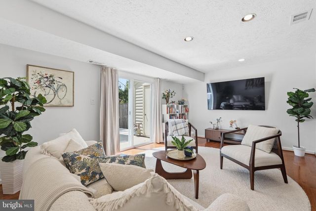 6016 INDEPENDENCE WAY, Alexandria, VA 22312