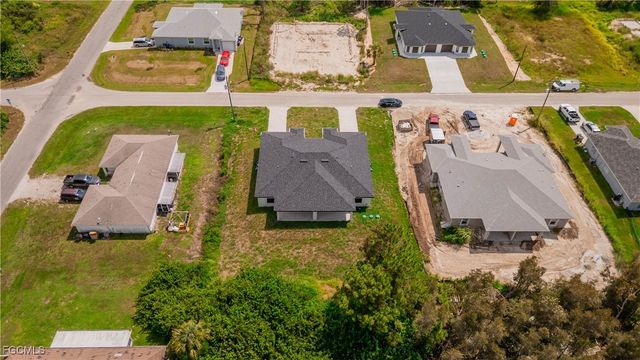 4706 27th ST SW, Lehigh Acres, FL 33973