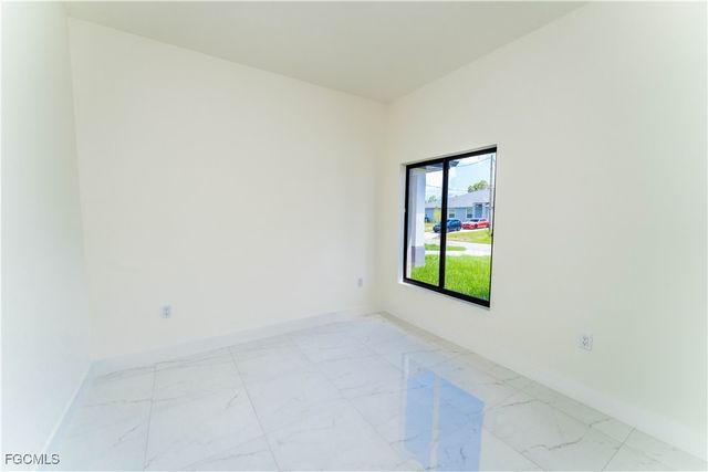 4706 27th ST SW, Lehigh Acres, FL 33973