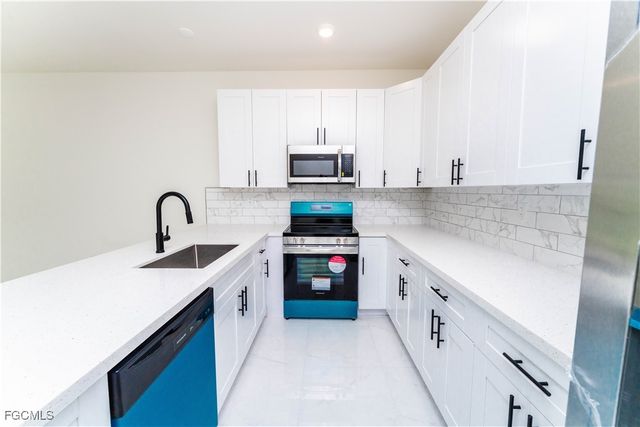4706 27th ST SW, Lehigh Acres, FL 33973