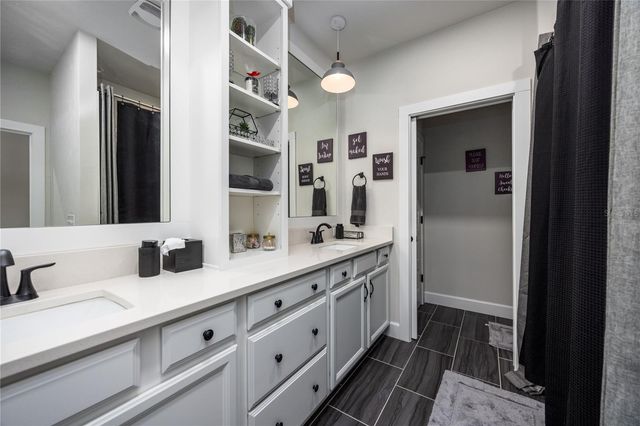 3642 NW 49TH DRIVE, Gainesville, FL 32606