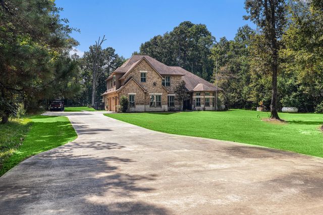 1018 Winchester Bend, Huffman, TX 77336
