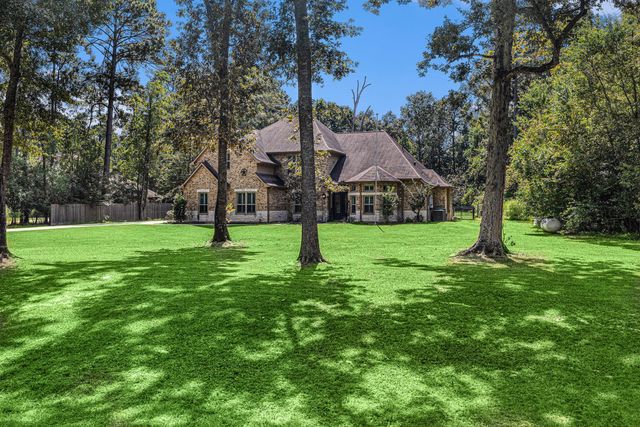 1018 Winchester Bend, Huffman, TX 77336