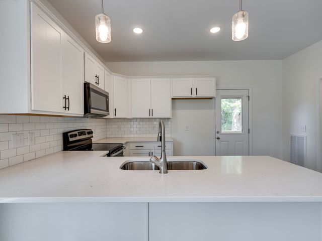 713 Eva Drive, Clarksville, TN 37042
