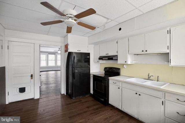 19 COAL ST, Port Carbon, PA 17965