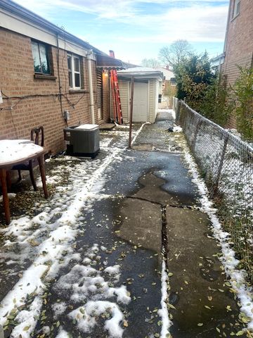 4601 W 82nd Street, Chicago, IL 60652