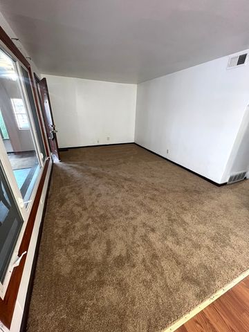 4601 W 82nd Street, Chicago, IL 60652