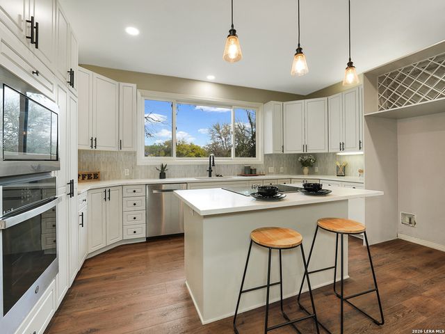 8012 Rocking Horse Ln, Boerne, TX 78015