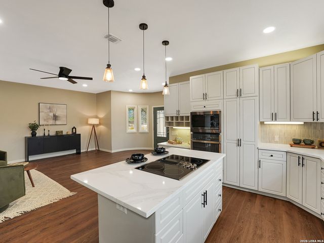 8012 Rocking Horse Ln, Boerne, TX 78015