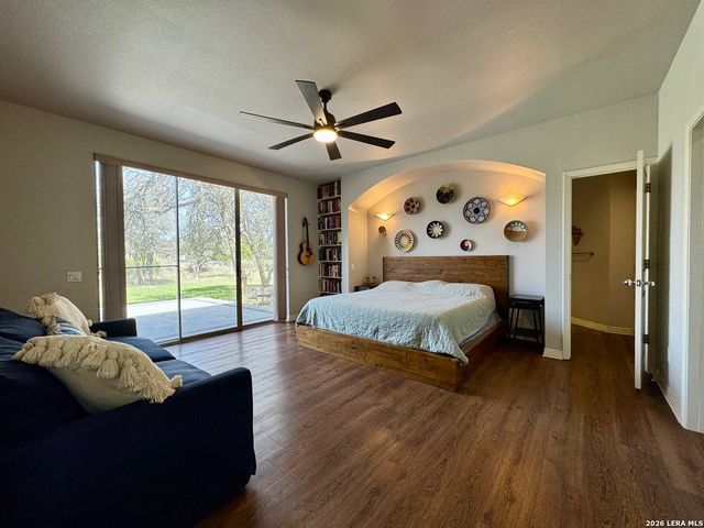 8012 Rocking Horse Ln, Boerne, TX 78015