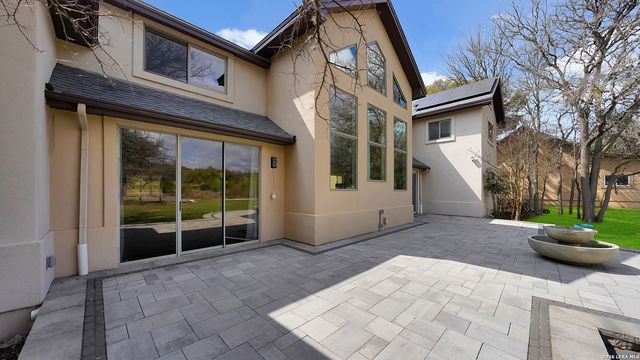 8012 Rocking Horse Ln, Boerne, TX 78015